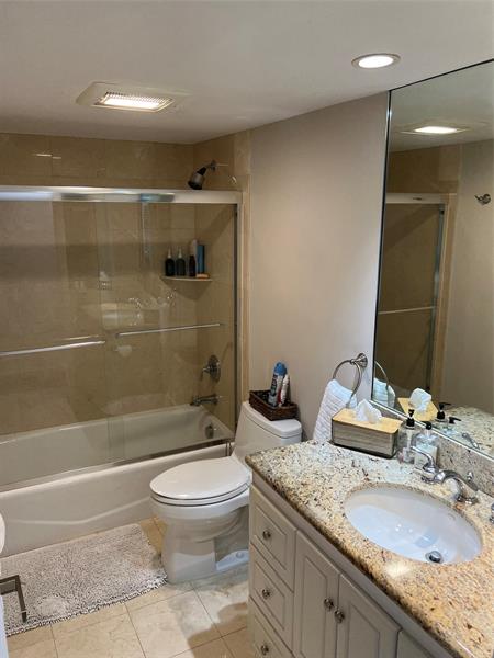 Image 26 of 42 For 4900 Ocean Blvd  1010