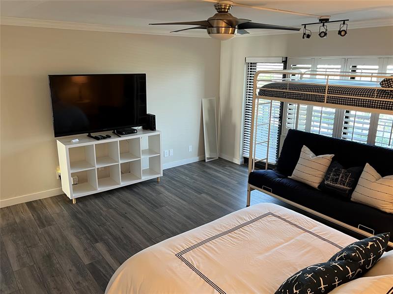 Image 28 of 42 For 4900 Ocean Blvd  1010