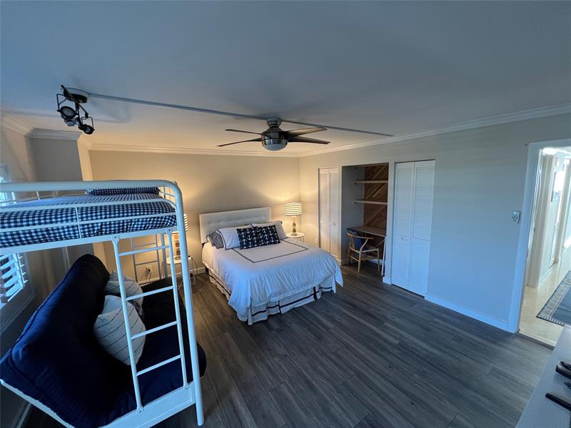 Image 29 of 42 For 4900 Ocean Blvd  1010