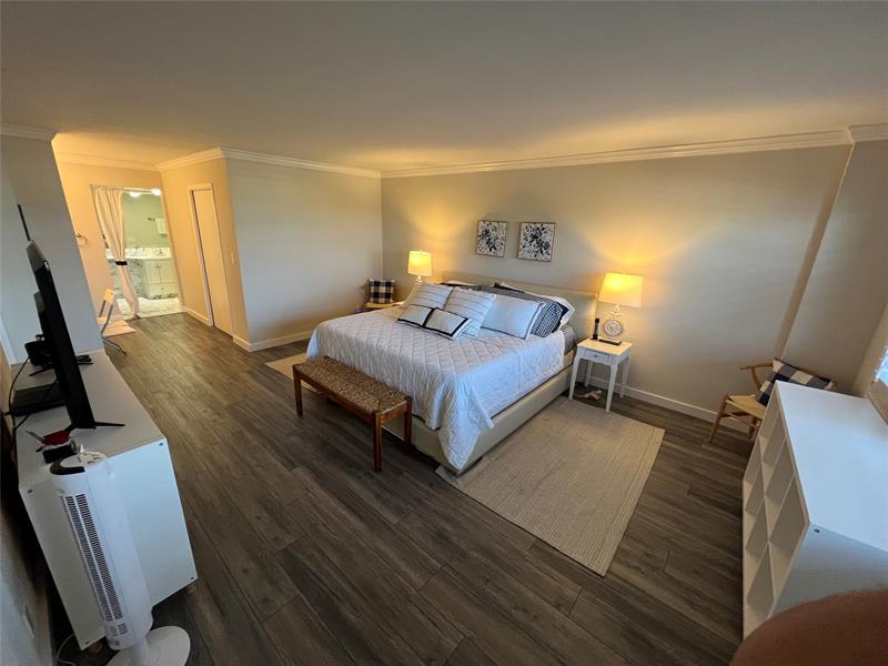 Image 34 of 42 For 4900 Ocean Blvd  1010