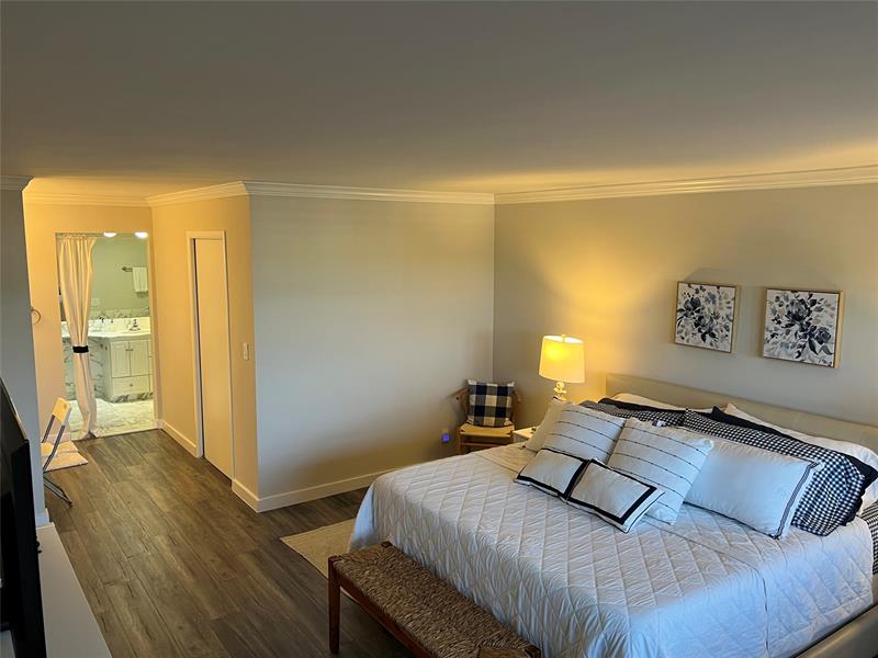 Image 35 of 42 For 4900 Ocean Blvd  1010