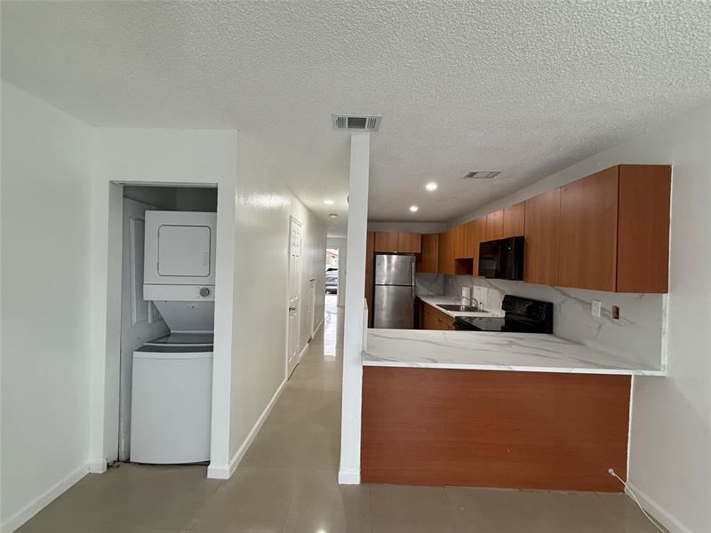 Image 5 of 13 For 550 115th Ave  809-d
