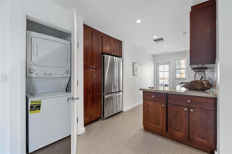 Image 3 of 18 For 1351 Meridian Ave  5