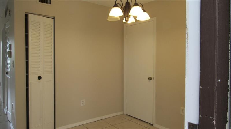 Image 4 of 18 For 6507 Winfield Blvd  203-c