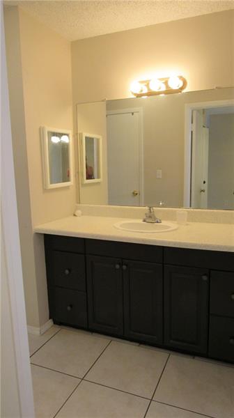 Image 8 of 18 For 6507 Winfield Blvd  203-c