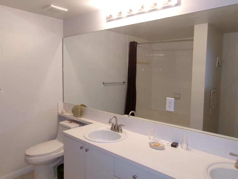 Image 5 of 7 For 11750 Saint Andrews Pl  202