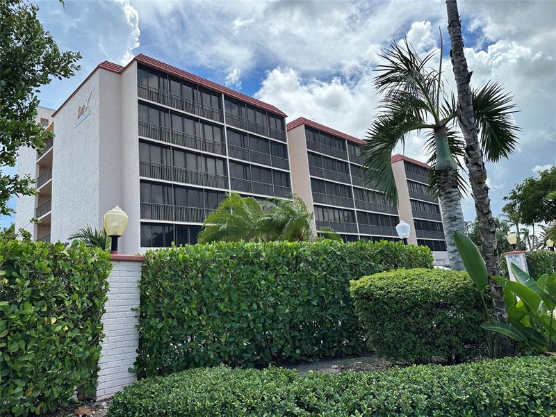 Image 4 of 32 For 740 Federal Hwy  314