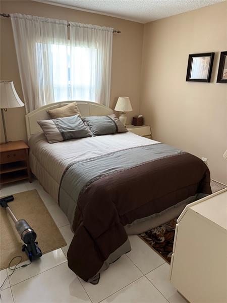 Image 11 of 12 For 7543 Oriole Blvd  204