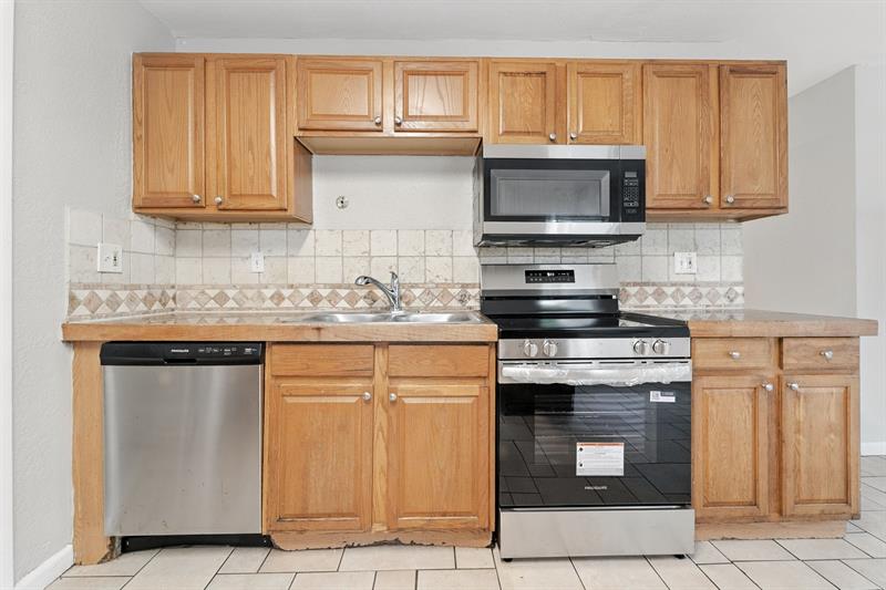 Image 13 of 32 For 620 57th St  