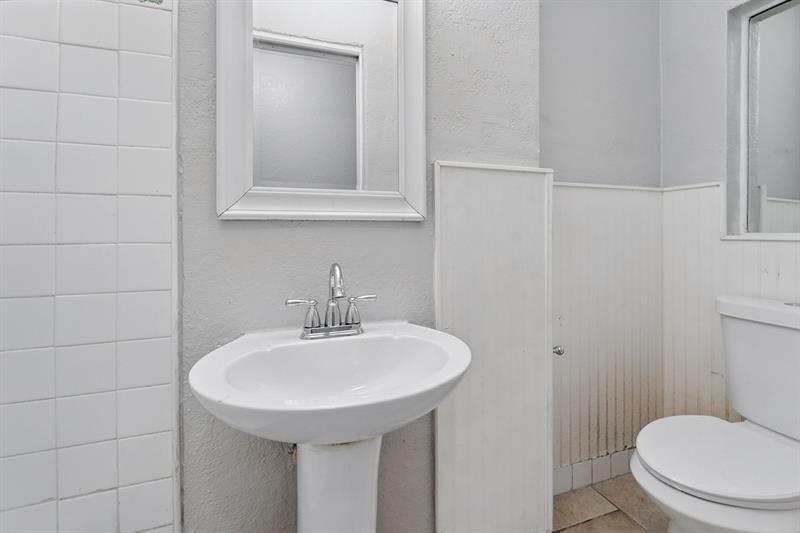 Image 22 of 32 For 620 57th St  
