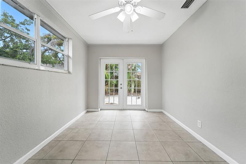 Image 24 of 32 For 620 57th St  