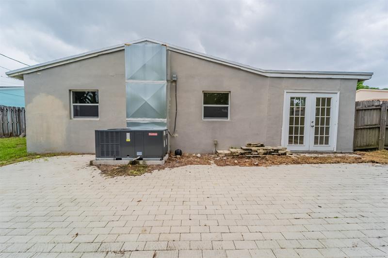 Image 30 of 32 For 620 57th St  
