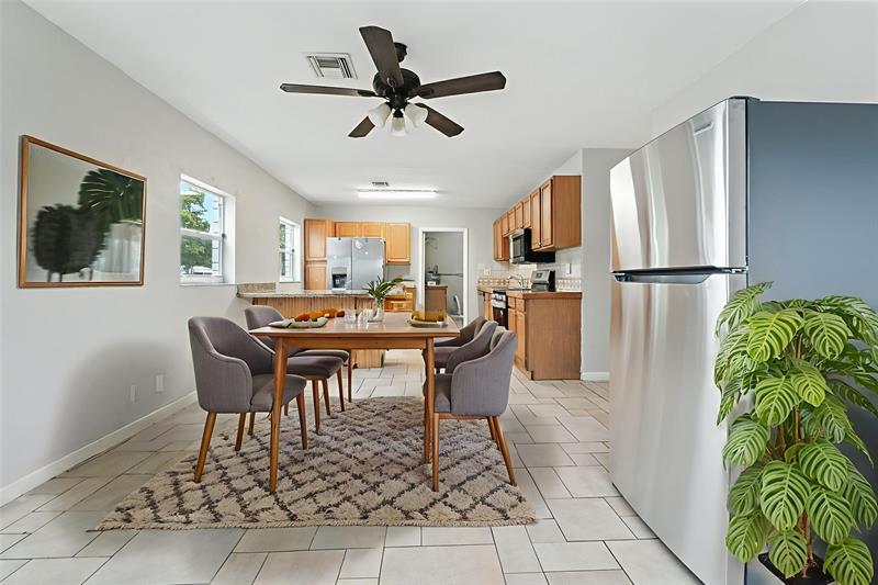 Image 6 of 32 For 620 57th St  