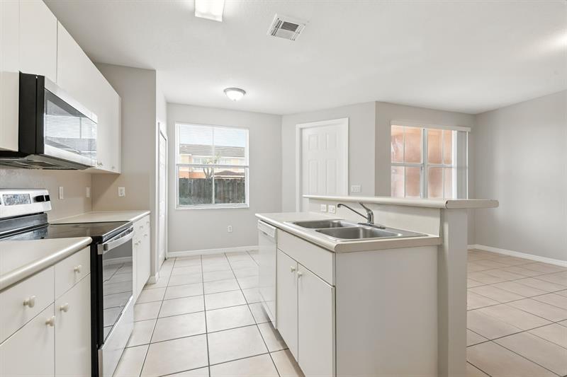 Image 15 of 42 For 24055 109th Ct