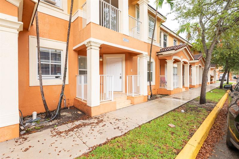 Image 3 of 42 For 24055 109th Ct
