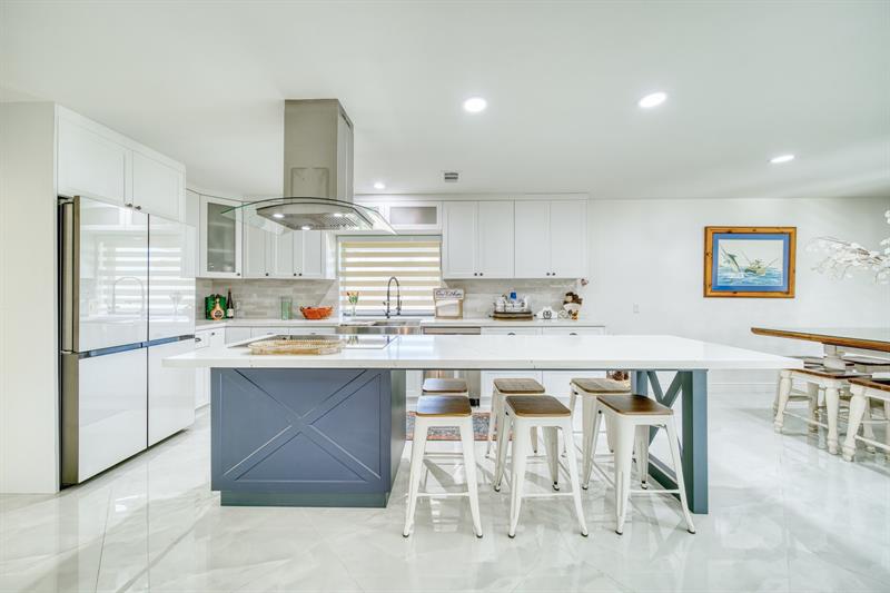 Image 16 of 38 For 20421 50th Pl