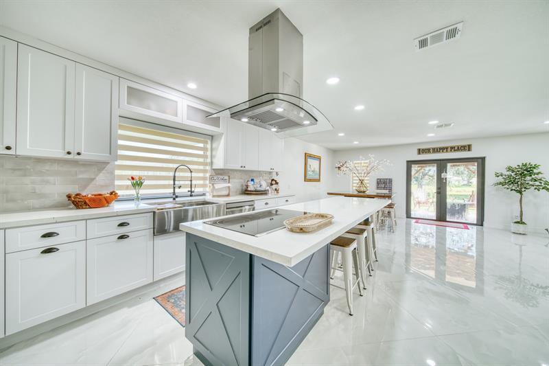 Image 17 of 38 For 20421 50th Pl