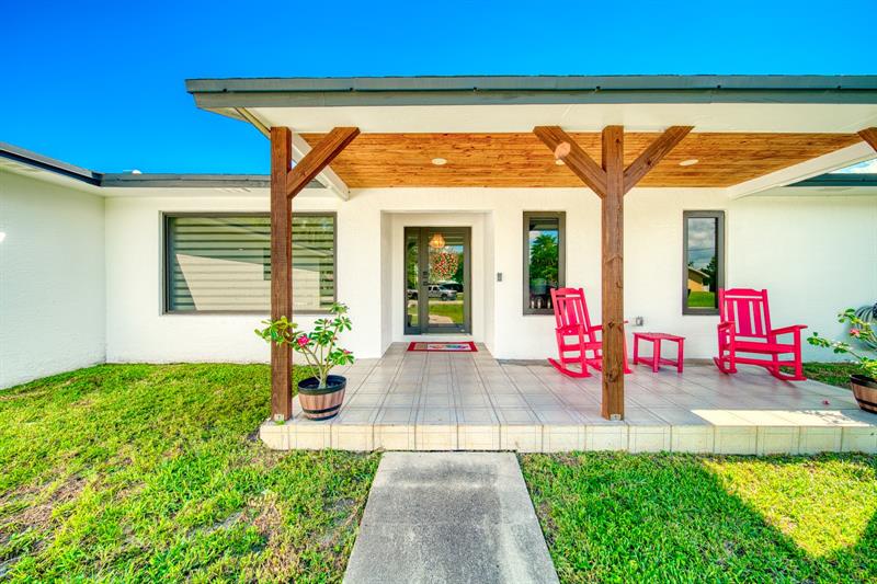 Image 6 of 38 For 20421 50th Pl