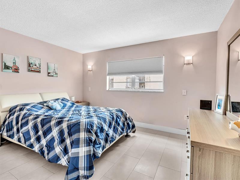 Image 27 of 41 For 1075 68th St  203
