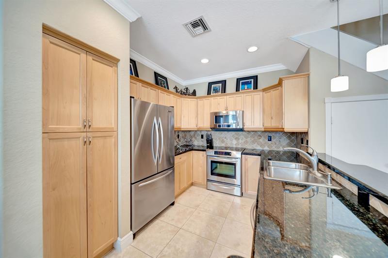Image 12 of 63 For 607 5th Ave  