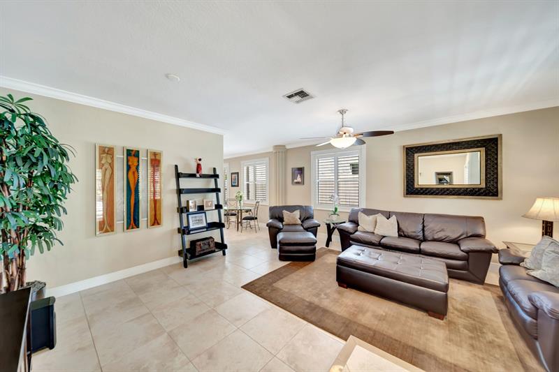 Image 9 of 63 For 607 5th Ave  