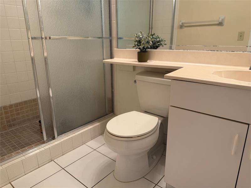 Image 19 of 27 For 2900 22nd Ave  502