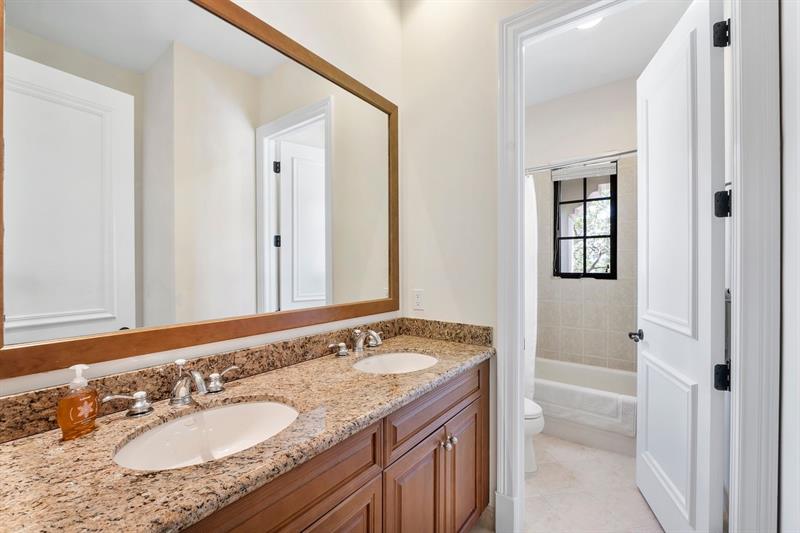 Image 45 of 90 For 9659 Clemmons St