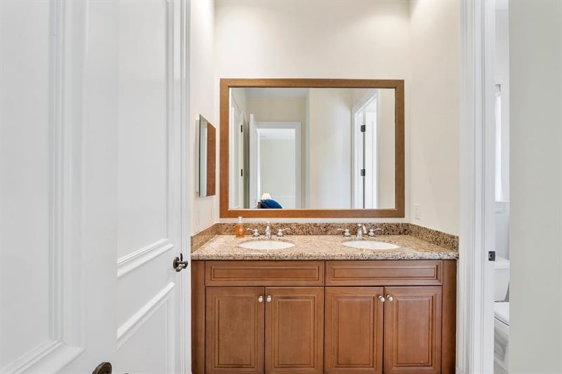 Image 47 of 90 For 9659 Clemmons St