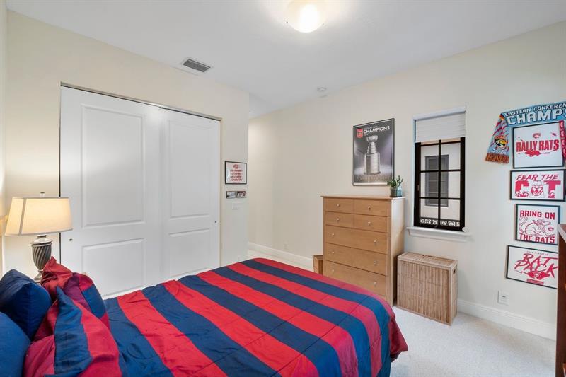 Image 57 of 90 For 9659 Clemmons St