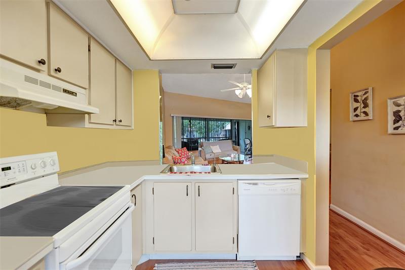 Image 10 of 52 For 2233 15th St  220