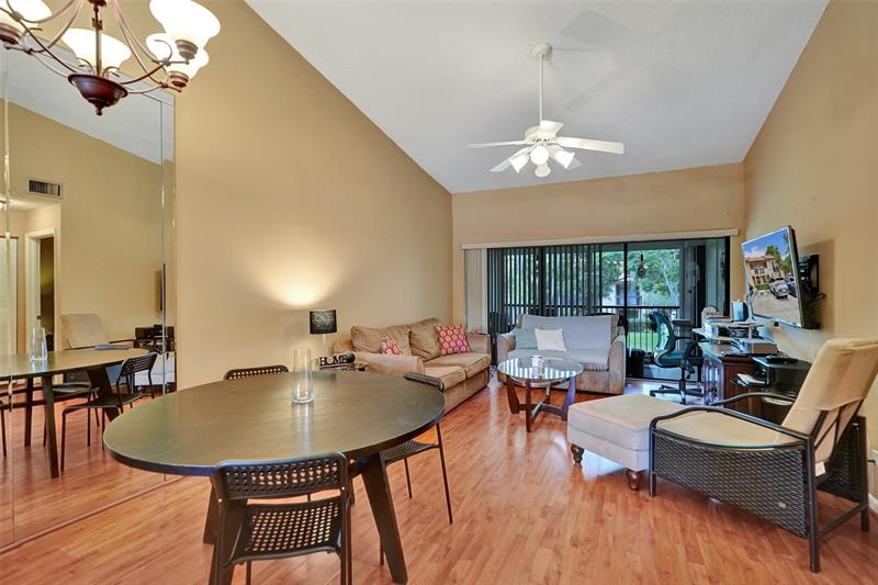 Image 13 of 52 For 2233 15th St  220