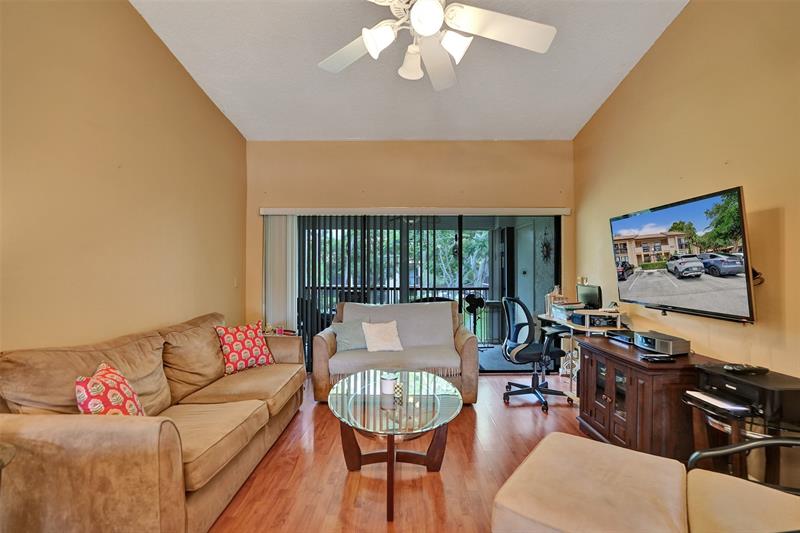 Image 15 of 52 For 2233 15th St  220
