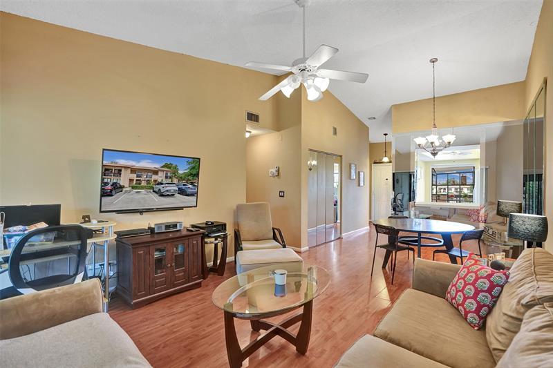 Image 17 of 52 For 2233 15th St  220