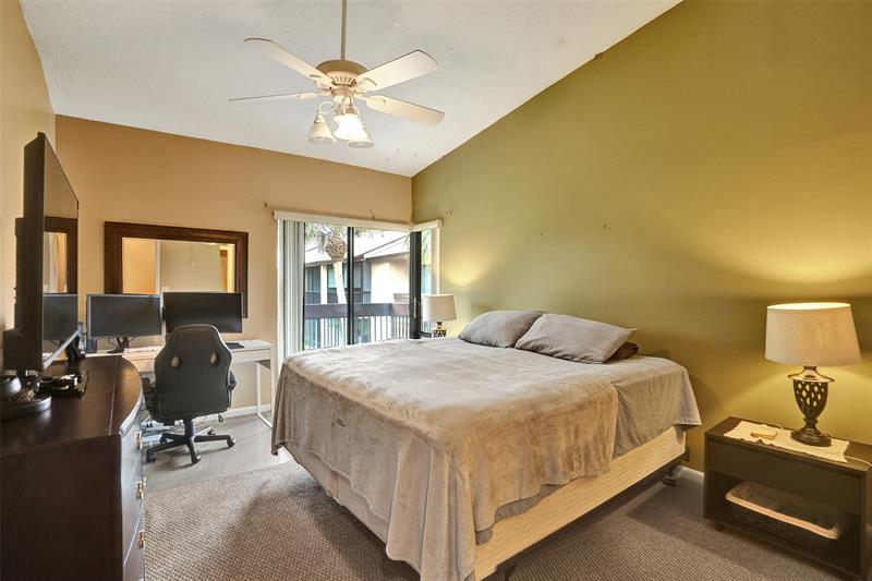 Image 19 of 52 For 2233 15th St  220