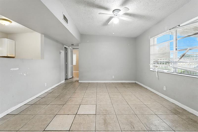 Image 14 of 24 For 3196 Seacrest Blvd
