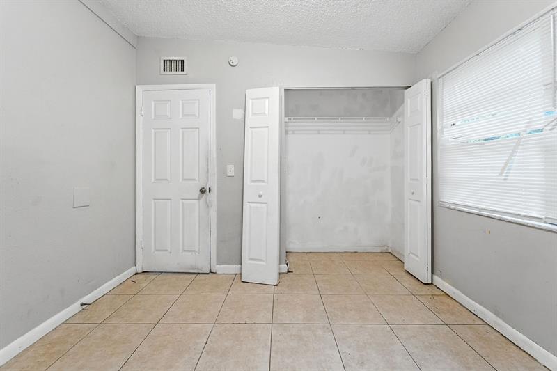 Image 16 of 24 For 3196 Seacrest Blvd