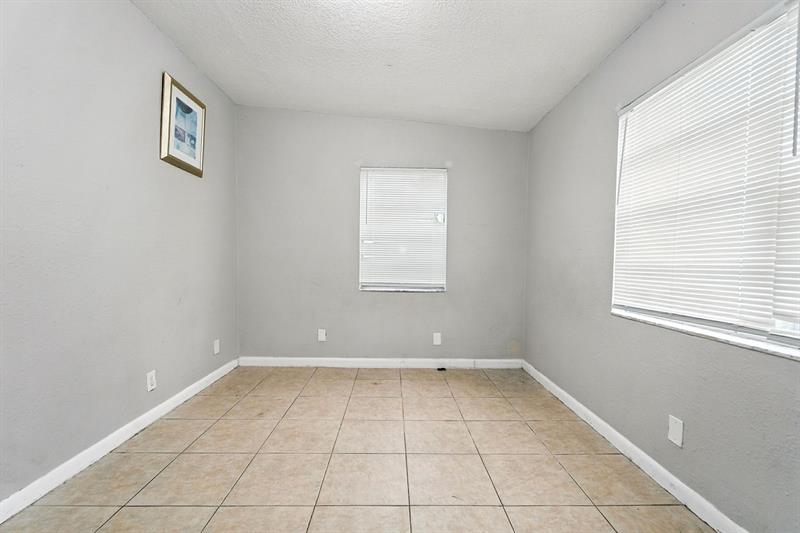 Image 19 of 24 For 3196 Seacrest Blvd