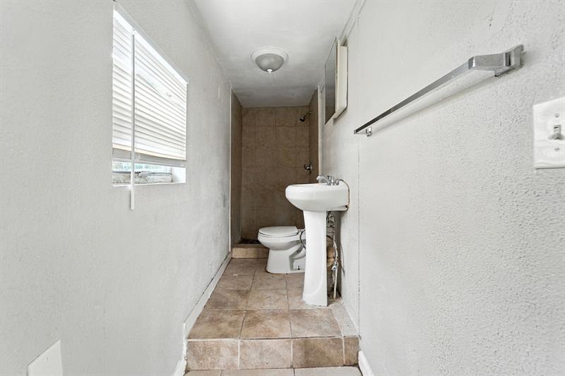 Image 21 of 24 For 3196 Seacrest Blvd