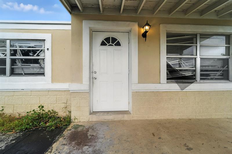 Image 6 of 24 For 3196 Seacrest Blvd