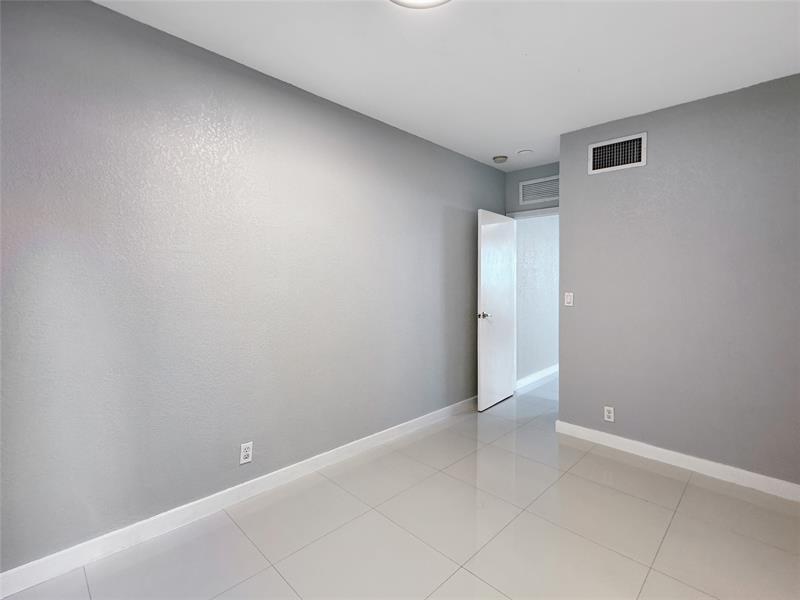 Image 12 of 17 For 1503 4th Ct  3