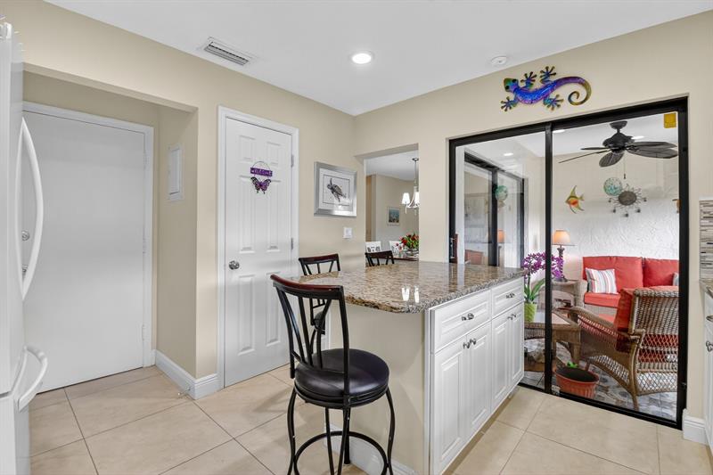 Image 14 of 37 For 4725 Greentree Cir  A