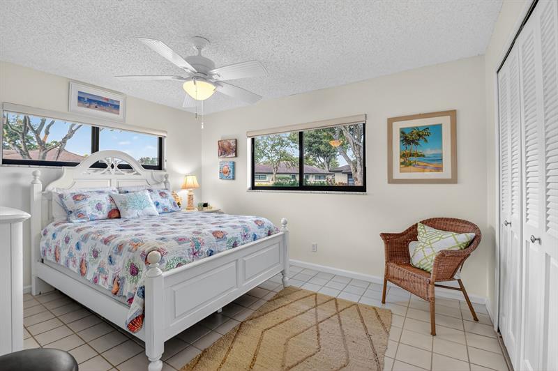 Image 16 of 37 For 4725 Greentree Cir  A