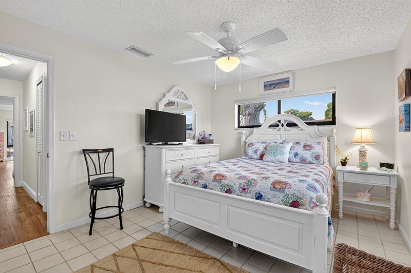 Image 17 of 37 For 4725 Greentree Cir  A