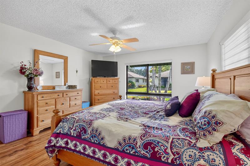 Image 20 of 37 For 4725 Greentree Cir  A