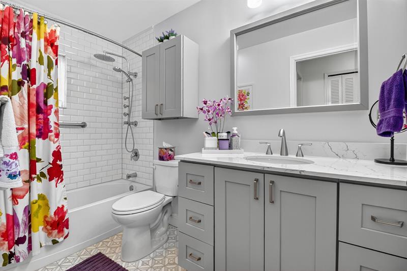 Image 22 of 37 For 4725 Greentree Cir  A
