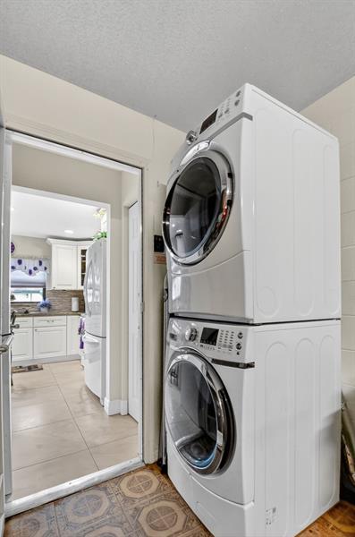 Image 25 of 37 For 4725 Greentree Cir  A
