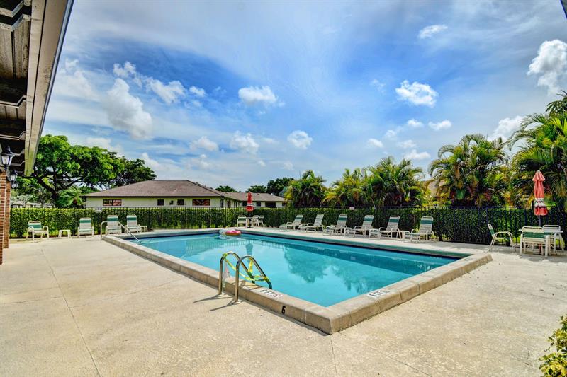 Image 34 of 37 For 4725 Greentree Cir  A
