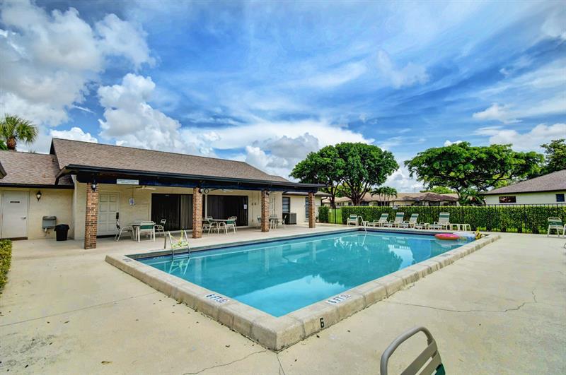 Image 35 of 37 For 4725 Greentree Cir  A