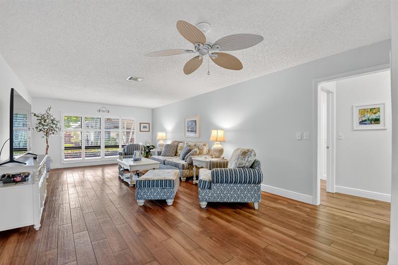 Image 7 of 37 For 4725 Greentree Cir  A