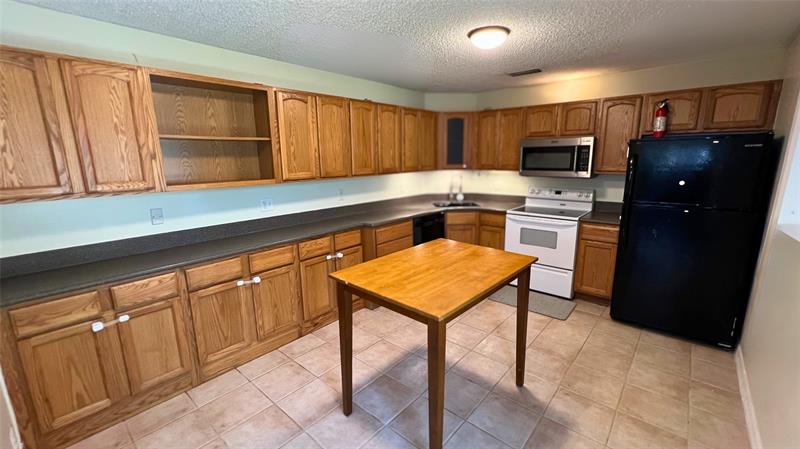Image 10 of 29 For 4443 Willow Pond Rd  A